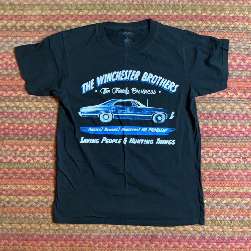 SUPERNATURAL WINCHESTER BROTHERS CAR GRAPHIC TEE